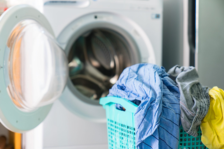 How to protectyour colored clothes form losing their tone