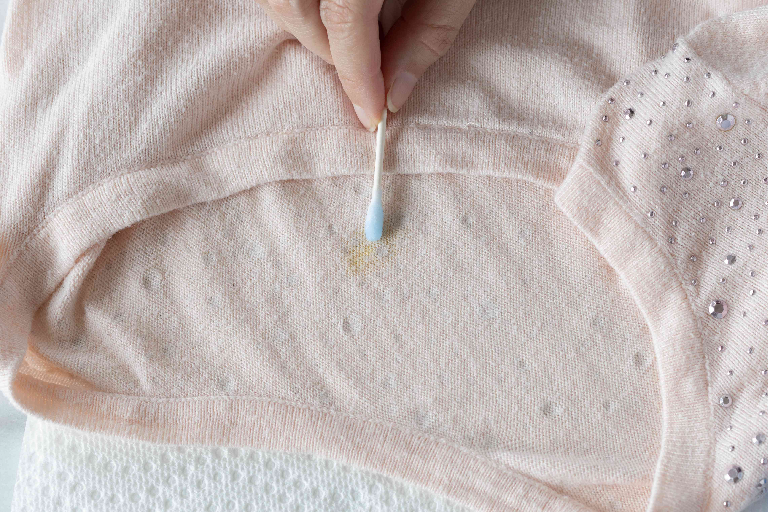 S FABRIC SOFTENER HARMFUL TO YOUR CLOTHES?